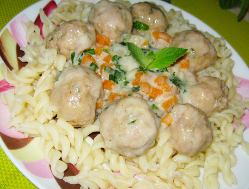 Pietruszkowe pulpety w szczypiorkowym Pietruszkowe pulpety w szczypiorkowym