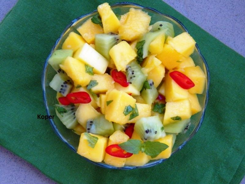 Pikantna sałatka owocowa Pikantna sałatka owocowa