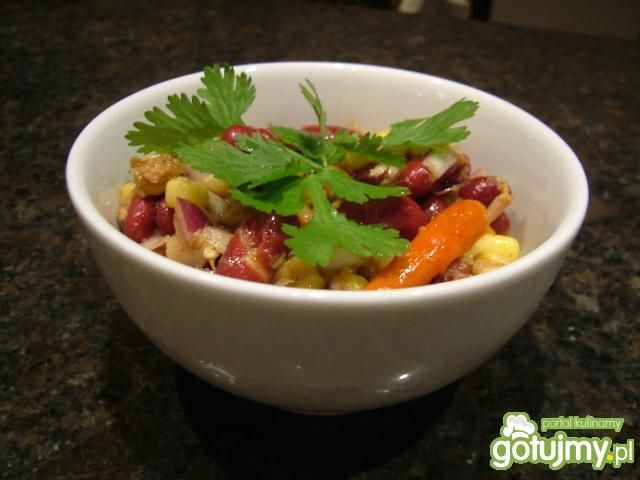 Pikantna sałatka z tuńczykiem