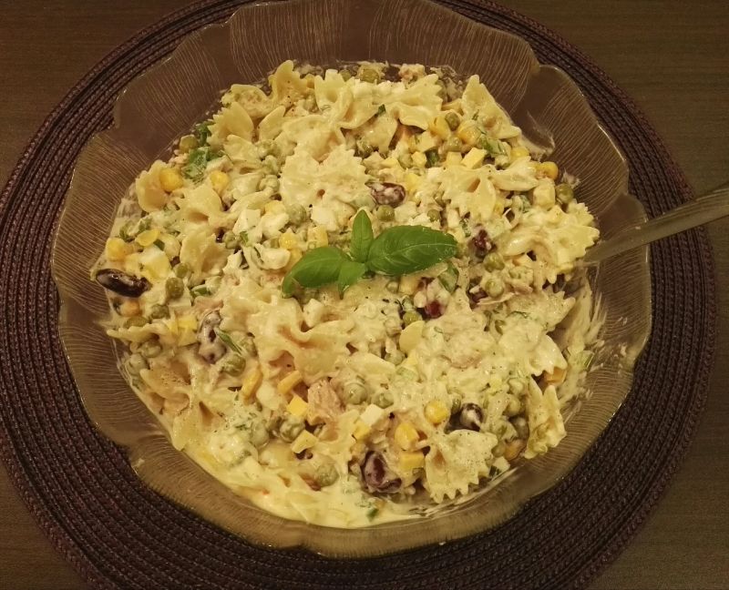 Pikantna sałatka z tuńczykiem Pikantna sałatka z tuńczykiem