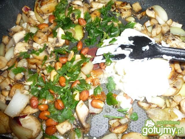 Pikantna zapiekanka z orzeszkami Pikantna zapiekanka z orzeszkami