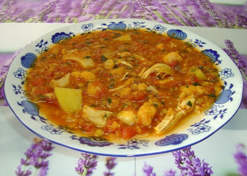 Pikantna zupa curry z soczewicą i kalafiorem