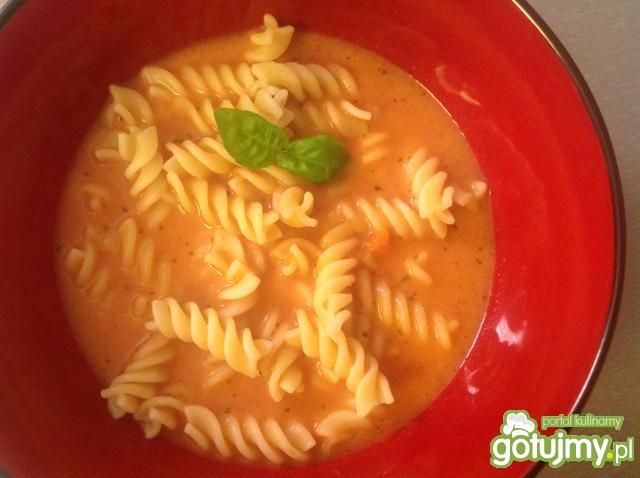 Pikantna zupa pimodorowa 