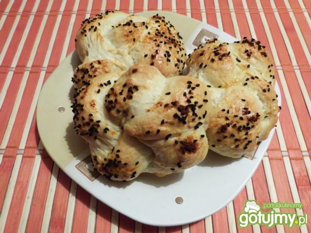 Pikantne bułeczki z czarnuszką Pikantne bułeczki z czarnuszką