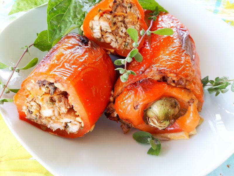 Pikantne faszerowane papryki