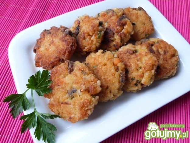 Pikantne kotleciki z ryżu i pieczarek Pikantne kotleciki z ryżu i pieczarek
