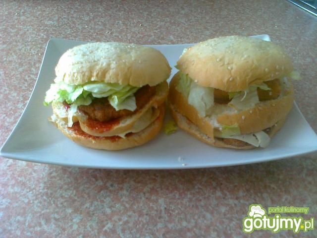 Pikantne kurczakoburgery mojego męża
