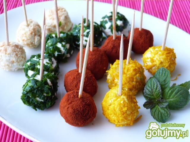 Pikantne, miętowe kulki z białego sera