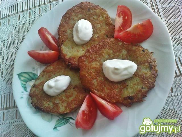Pikantne placki ziemniaczane ze śmietaną Pikantne placki ziemniaczane ze śmietaną