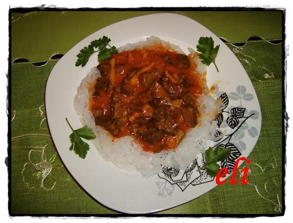 Pikantny gulasz Eli z serc