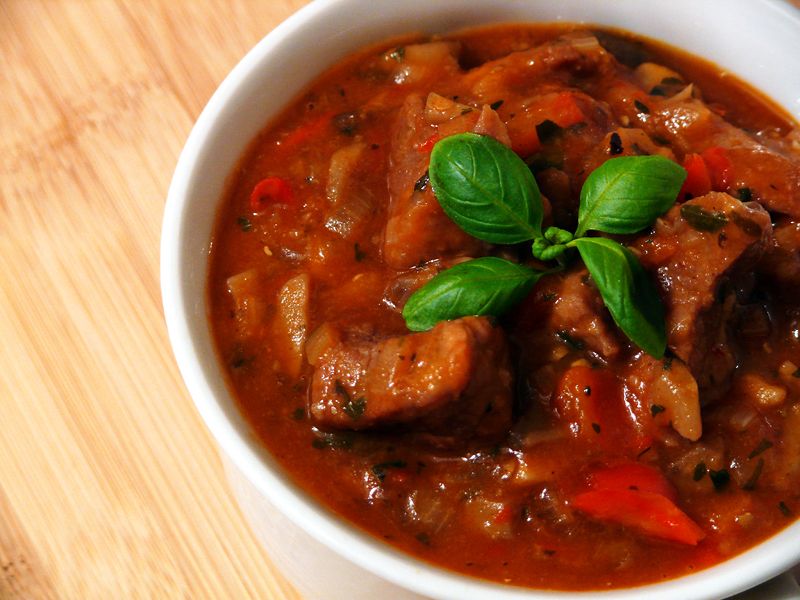 Pikantny gulasz wieprzowy Pikantny gulasz wieprzowy