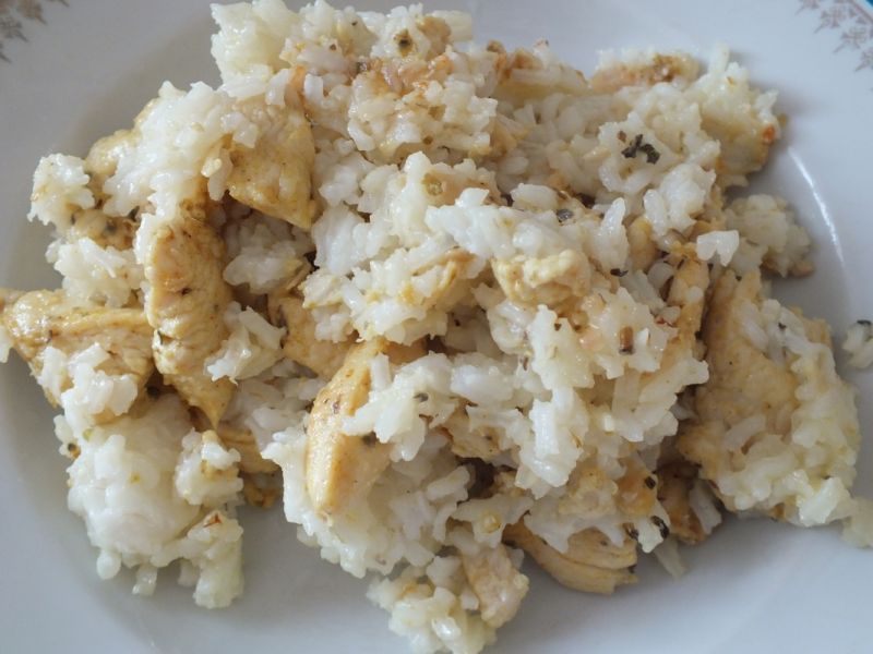 Pikantny kurczak z ryżem