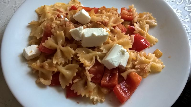 Pikantny makaron z papryką