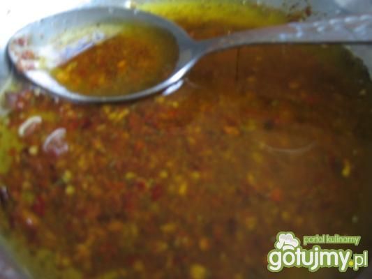 Pikantny sos do sałatek z chili  Pikantny sos do sałatek z chili