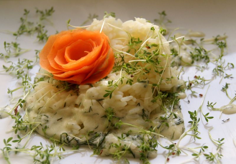 Pikantny sos koperkowo-rzeżuchowy Pikantny sos koperkowo-rzeżuchowy