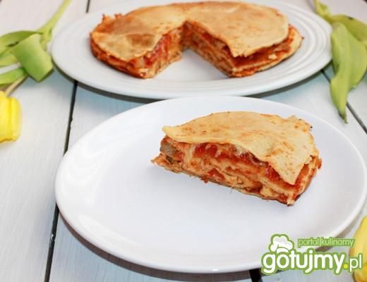 Pikantny torcik naleśnikowy