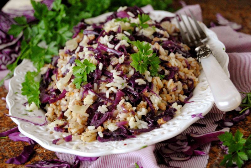Pilaw z czerwoną kapustą