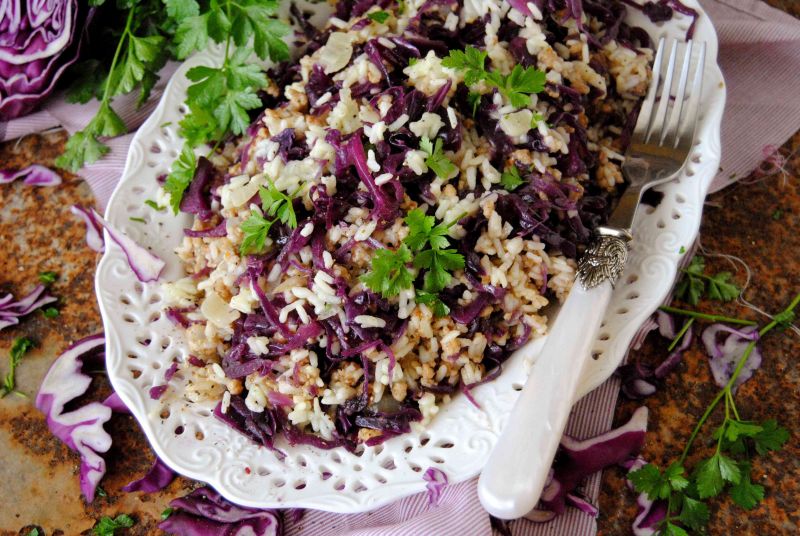 Pilaw z czerwoną kapustą