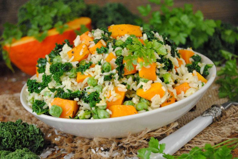 Pilaw z dyni, groszku i jarmużu 