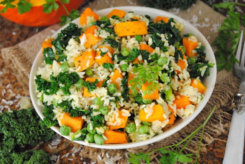 Pilaw z dyni, groszku i jarmużu 