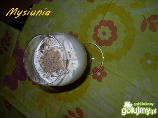 Pinacolada z bitą śmietaną Pinacolada z bitą śmietaną