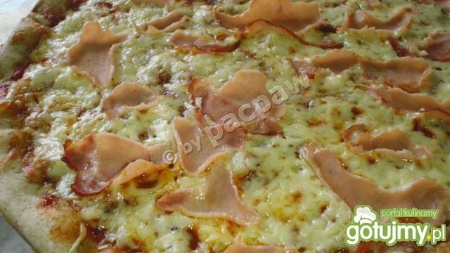 Piniowa pizza Vesuvio Piniowa pizza Vesuvio