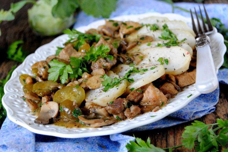 Piwny gulasz z kalarepką  Piwny gulasz z kalarepką