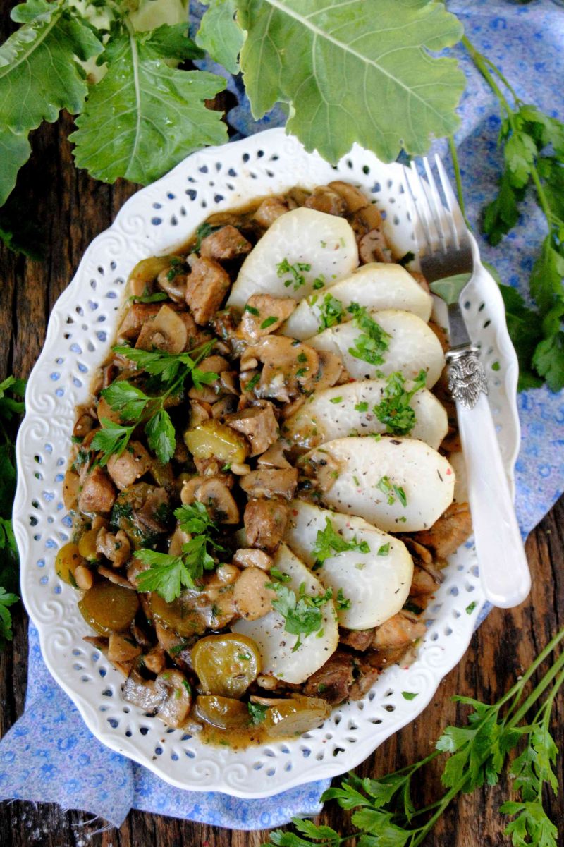 Piwny gulasz z kalarepką  Piwny gulasz z kalarepką