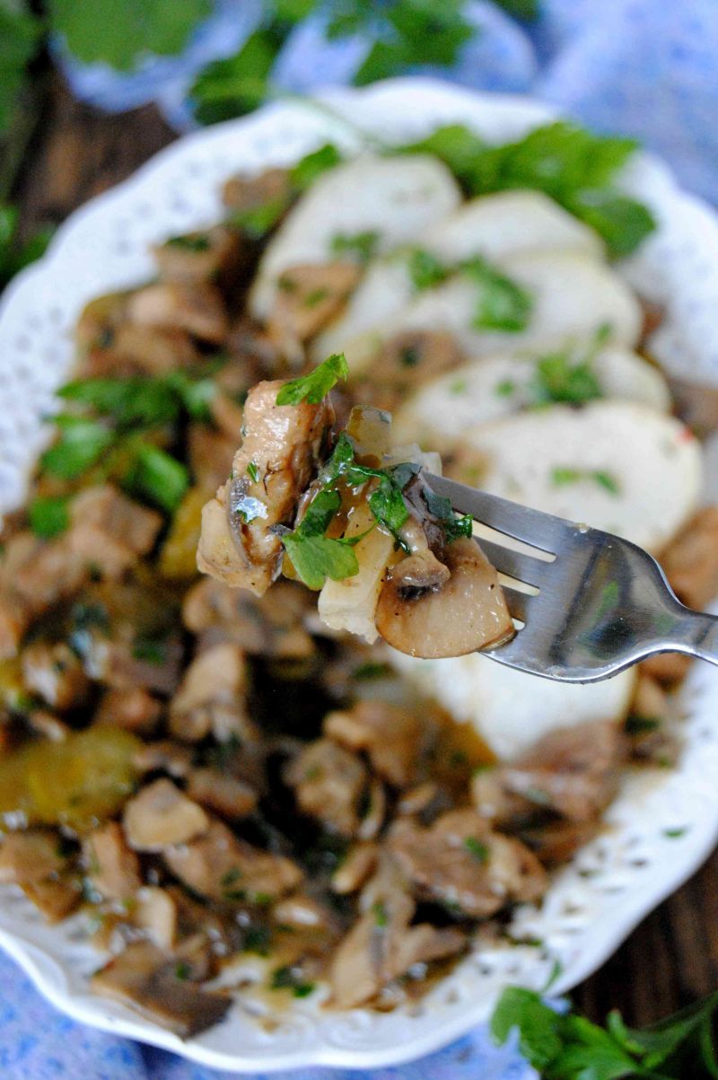 Piwny gulasz z kalarepką  Piwny gulasz z kalarepką