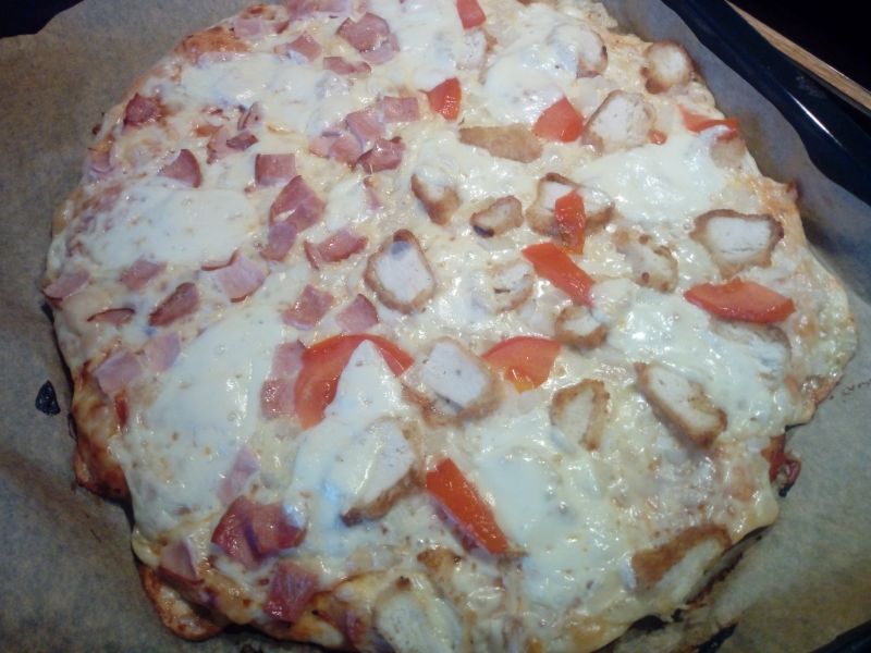 Pizza 2w1 z kurczakiem i szynką
