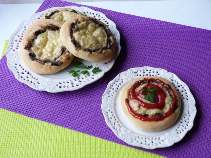 Pizza a'la zapiekanki Pizza a'la zapiekanki