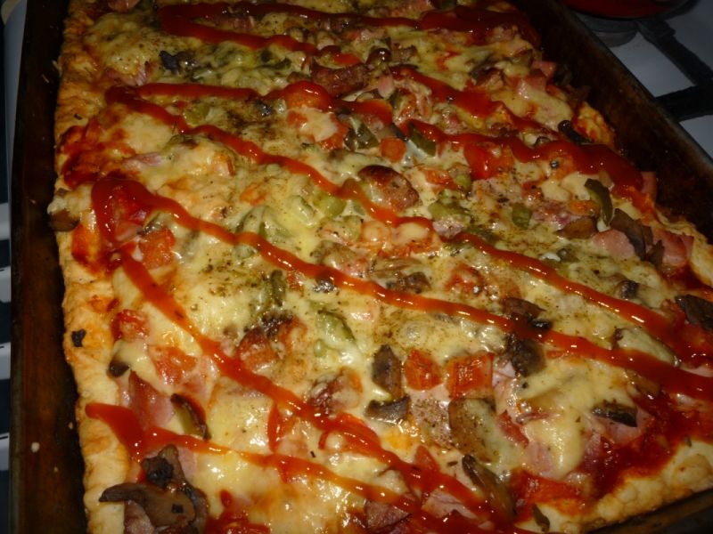 Pizza bogata w dodatki