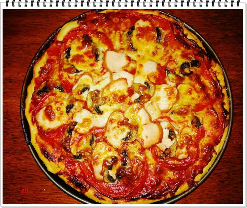 Pizza Eli z wędzonym kurczakiem Pizza Eli z wędzonym kurczakiem
