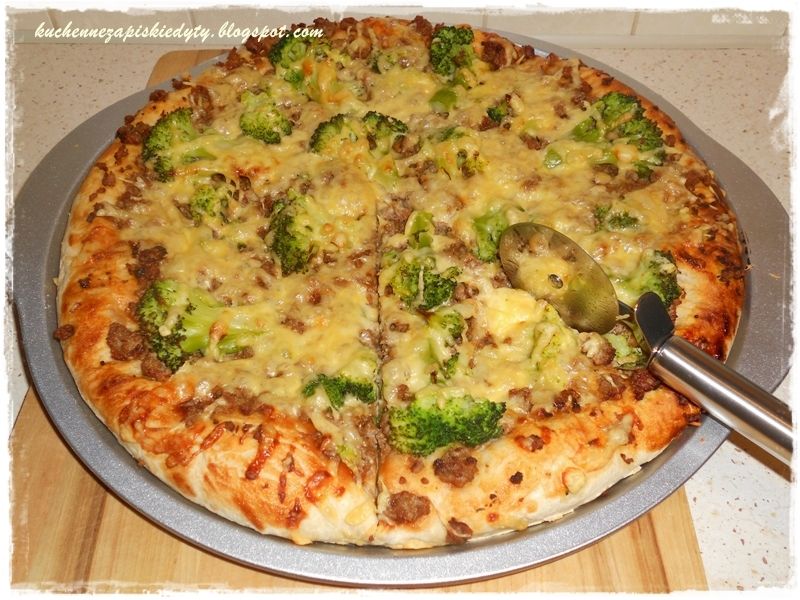 Pizza gyros z mielonym indykiem i brokułami Pizza gyros z mielonym indykiem i brokułami