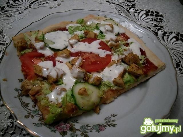 Pizza kebab z sosem czosnkowym