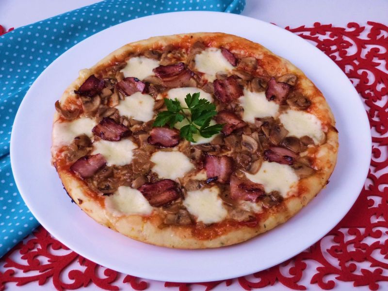 Pizza marchewkowa z patelni Pizza marchewkowa z patelni