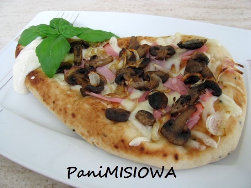 Pizza na chlebku naan