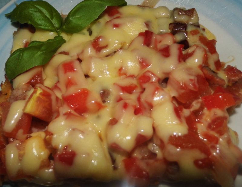 Pizza na chrupiącym cieście z szynką Pizza na chrupiącym cieście z szynką