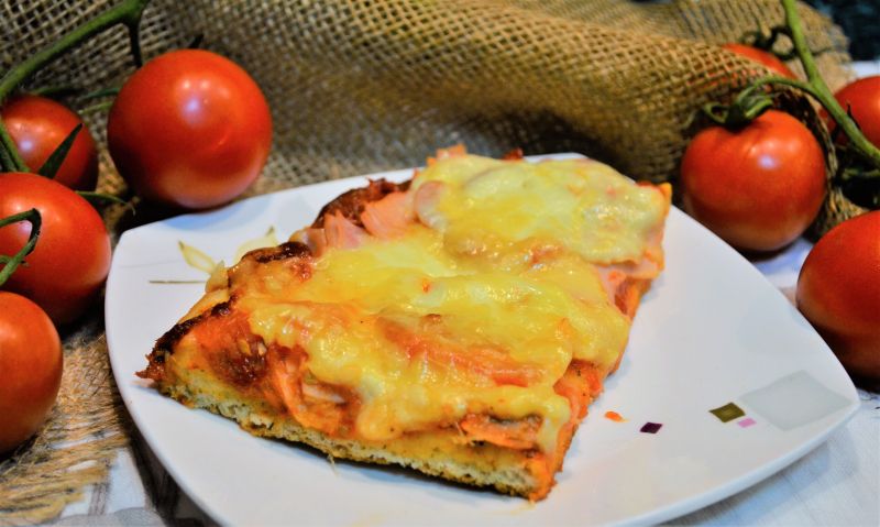 Pizza na chrupiącym spodzie  Pizza na chrupiącym spodzie