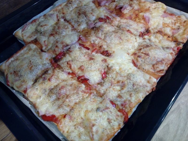 Pizza na cieście francuskim