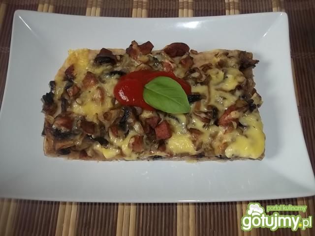 Pizza na cieście pszenno-żytnim