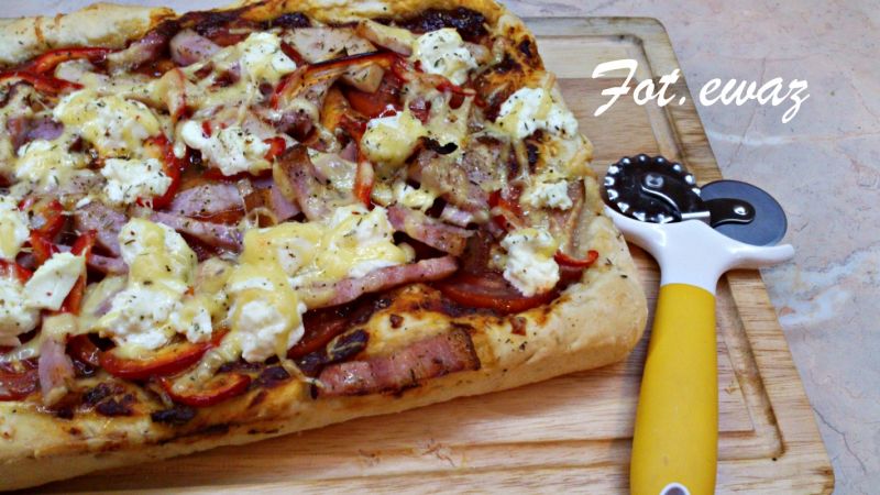 Pizza na cieście z zsiadłego mleka Pizza na cieście z zsiadłego mleka