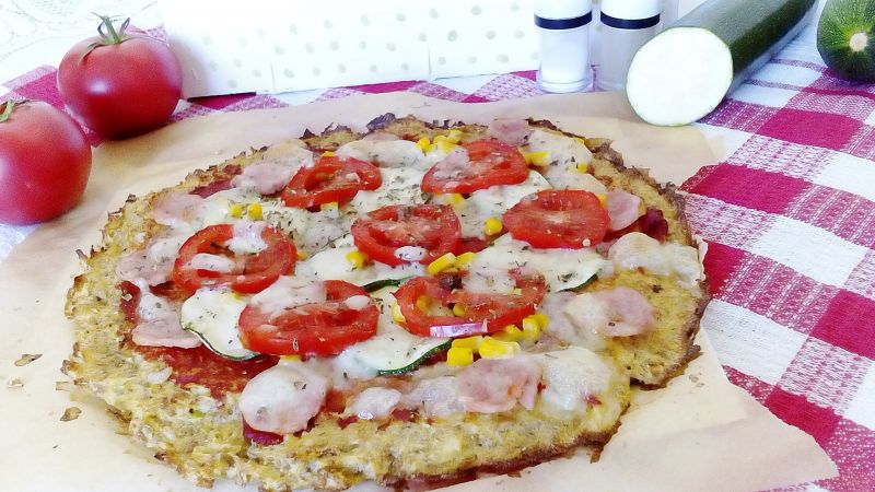 Pizza na fasolkowym spodzie Pizza na fasolkowym spodzie