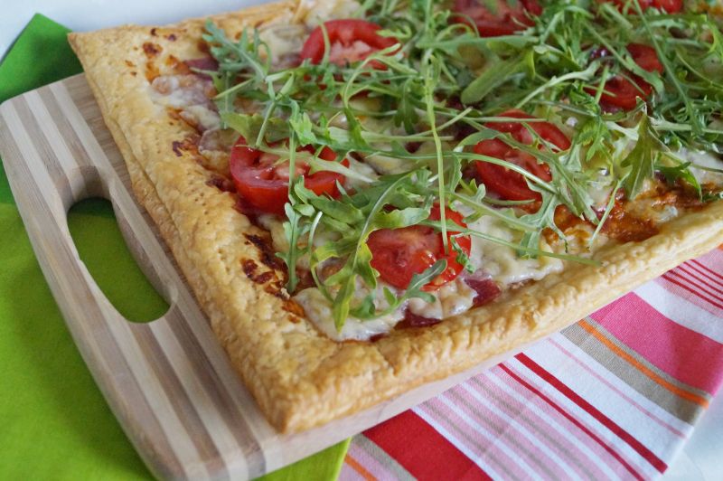 Pizza na francuskim spodzie Pizza na francuskim spodzie