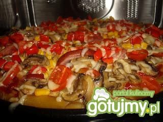 Pizza na makaronowym spodzie Pizza na makaronowym spodzie