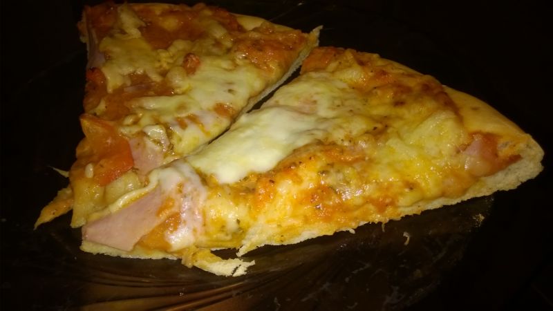 Pizza na orkiszowym spodzie  Pizza na orkiszowym spodzie