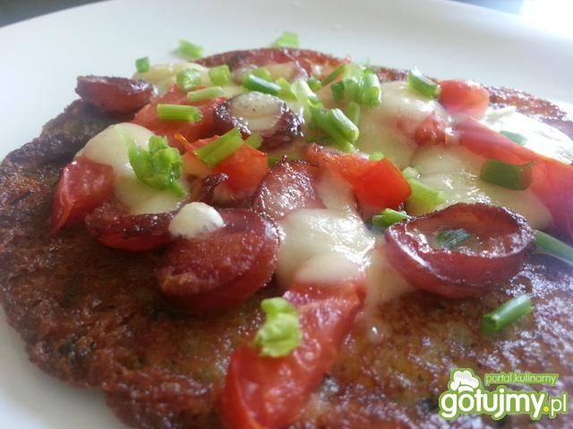 Pizza na plackach ziemniaczanych Pizza na plackach ziemniaczanych