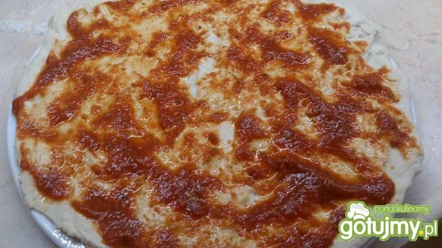 Pizza na pszenno - żytnim cieście