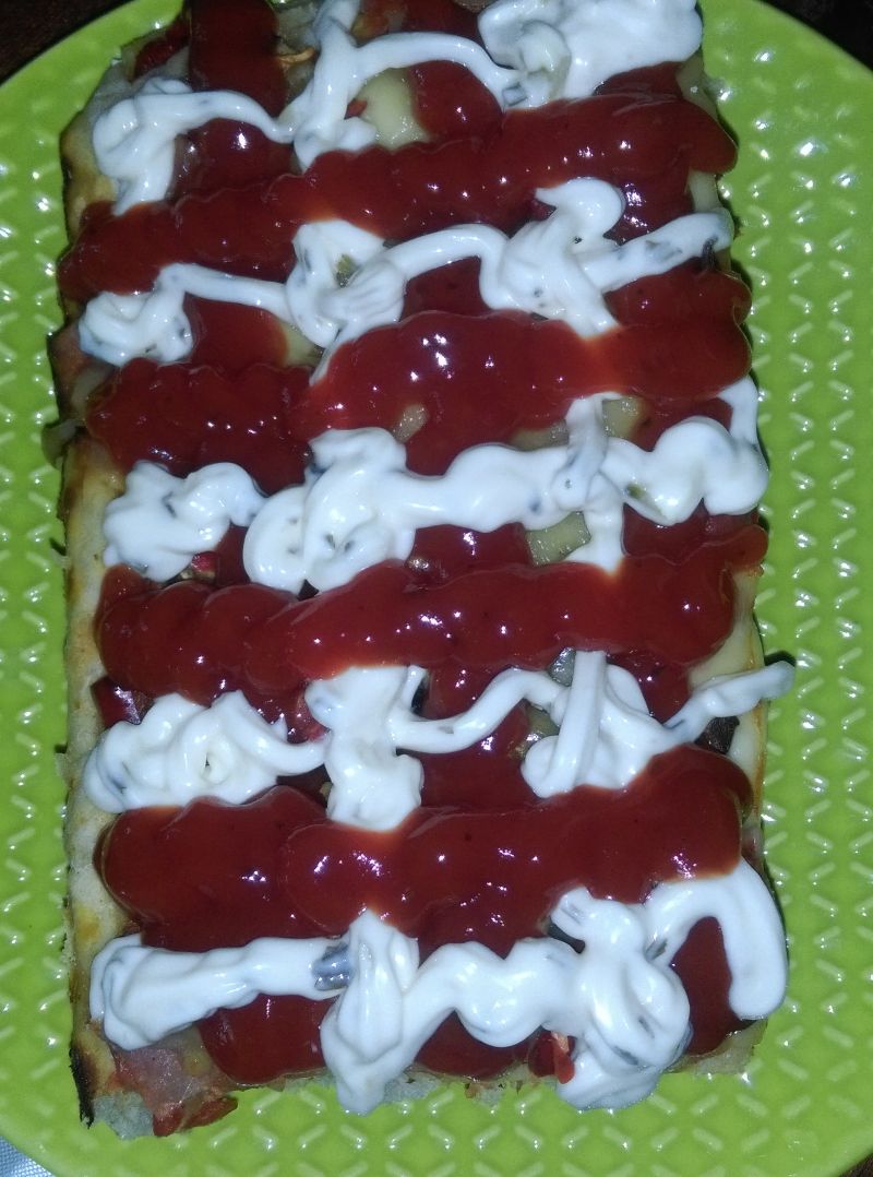Pizza na puszystym dyniowym cieście  Pizza na puszystym dyniowym cieście