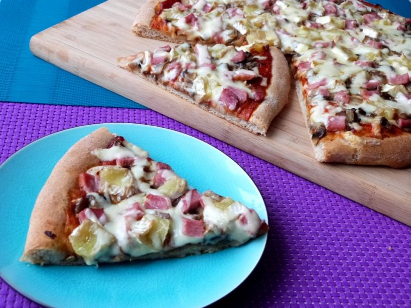 Pizza na razowym cieście